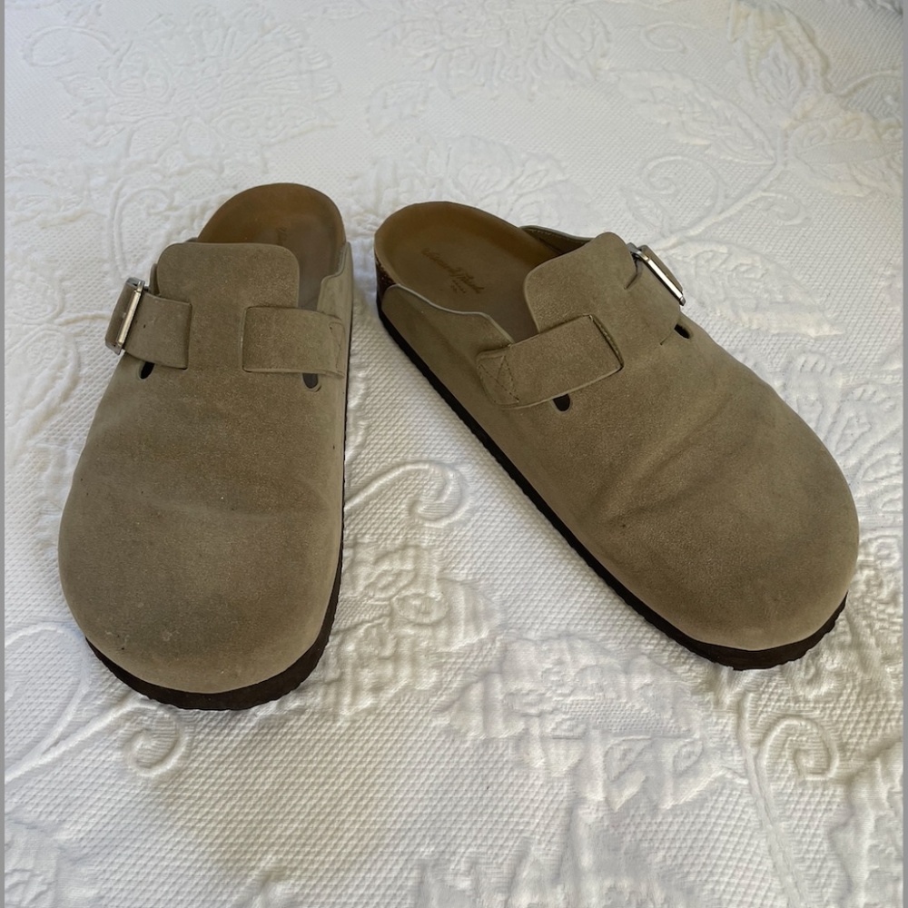 Women's Betsy Clog Mule Flats - Universal Thread - Taupe 9.5